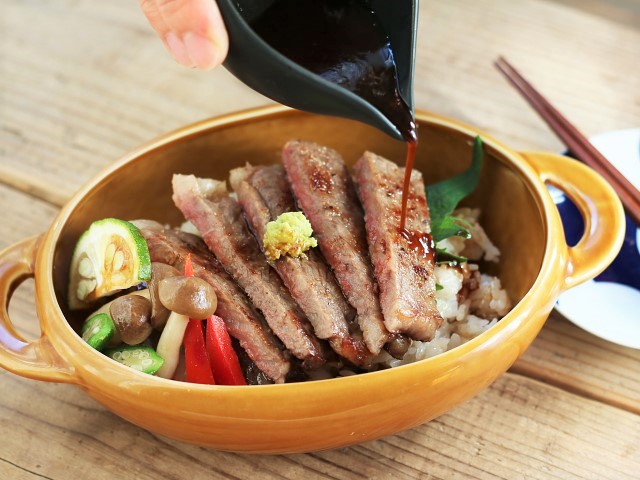 ステーキ丼(江夏醤油)