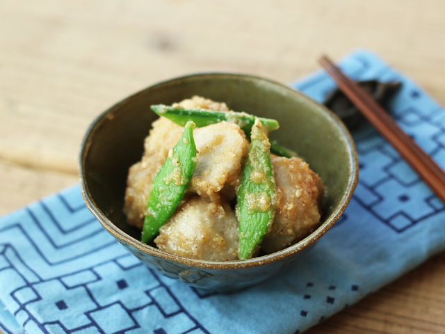 揚げ里芋の味噌和え (国内産原料あわせ味噌)